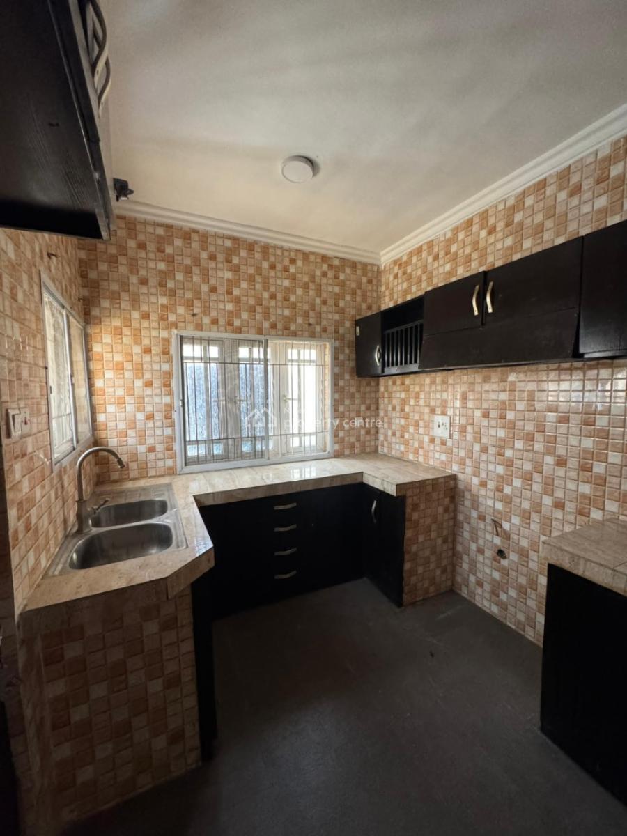 Clean 2 Bedroom  Apartment, Lekki Phase One, Lekki, Lagos, Flat / Apartment for Rent