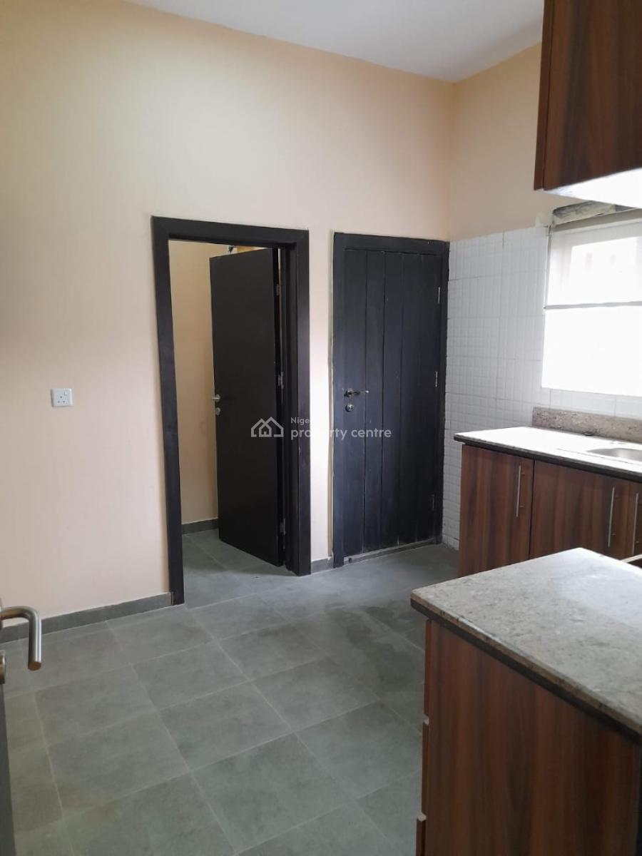 Clean Spacious  2 Bedroom, Lekki Scheme 2 By Abraham Adesanya, Lekki Phase 2, Lekki, Lagos, Flat / Apartment for Rent
