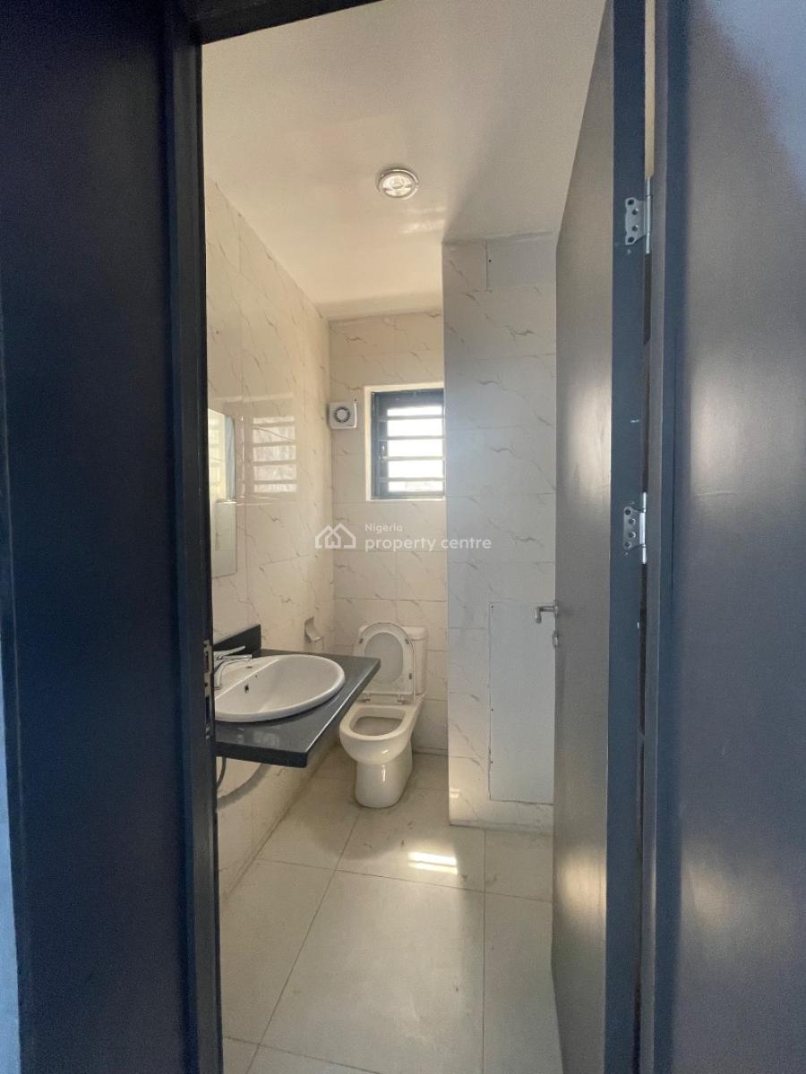 Beautifully Built 2 Bedroom Apartment, Lekki Right, Phase 1, Lekki, Lagos, Flat / Apartment for Sale