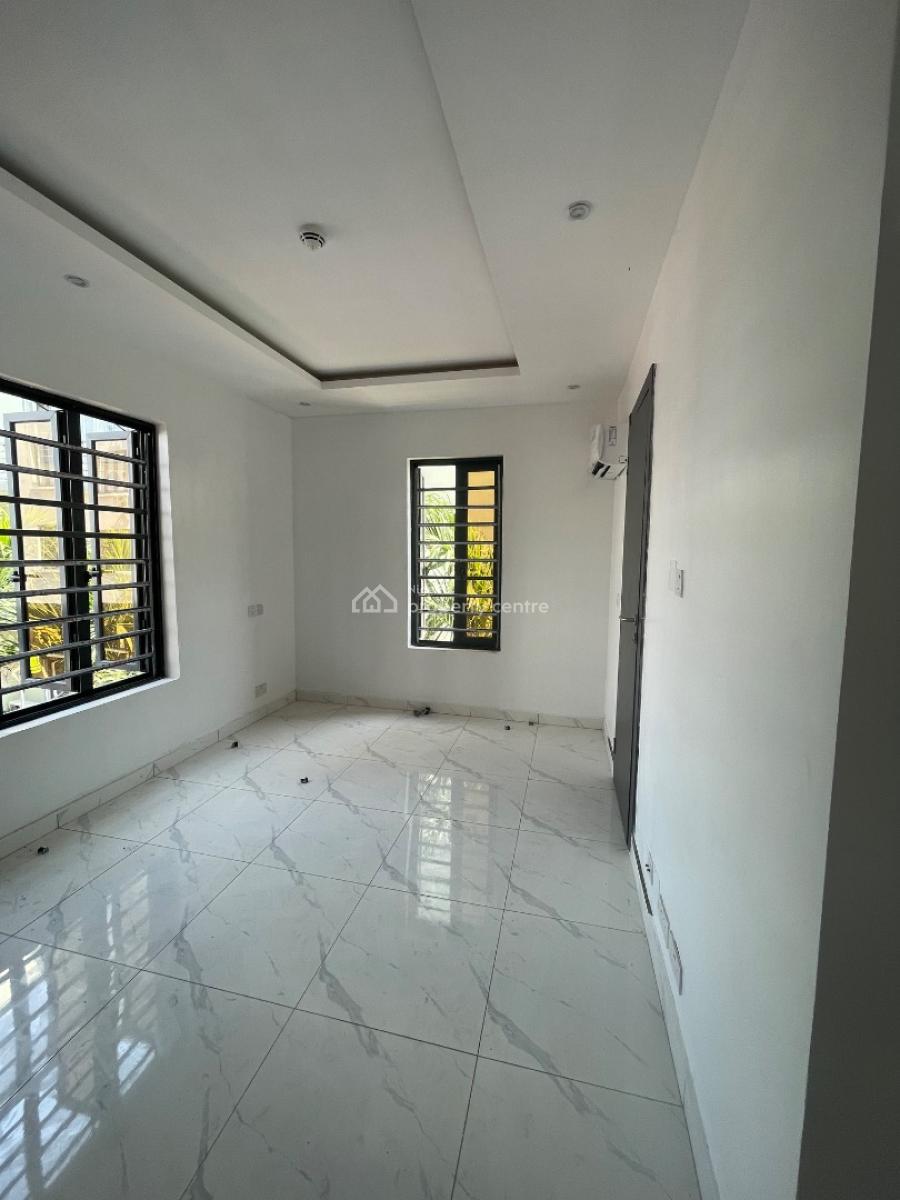 Beautifully Built 2 Bedroom Apartment, Lekki Right, Phase 1, Lekki, Lagos, Flat / Apartment for Sale