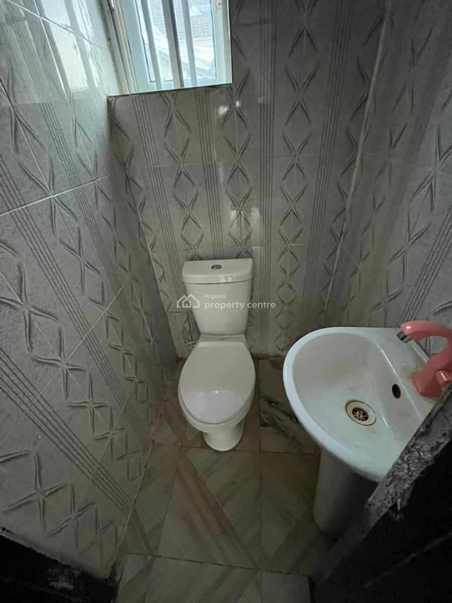 Neatly Used 2bedroom Flat, Treasure Estate, Ogidan Sky Mall Lane, Ajah, Lagos, Flat / Apartment for Rent