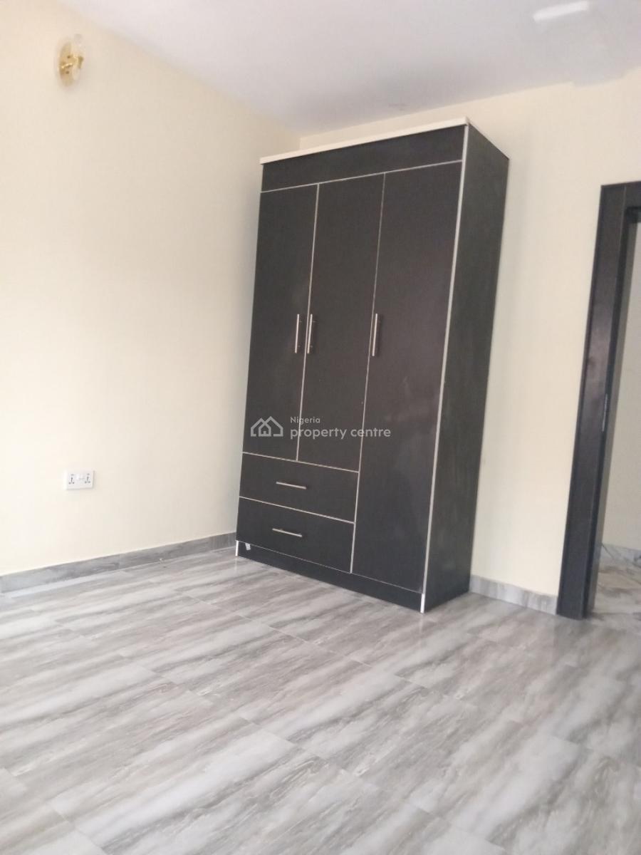 Spacious 3bedroom Flat Upstairs, Ogombo, Ajah, Lagos, Flat / Apartment for Rent