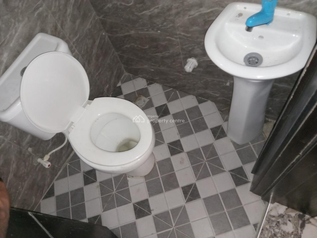 Spacious 3bedroom Flat Upstairs, Ogombo, Ajah, Lagos, Flat / Apartment for Rent