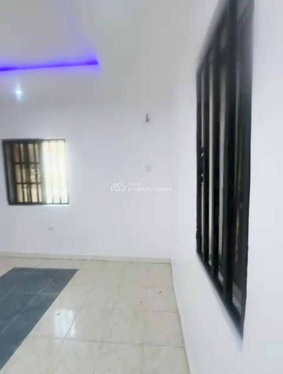 Standard Spacious 3 Bedroom Flat Upstairs, Thomas Estate, Ajah, Lagos, Flat / Apartment for Rent