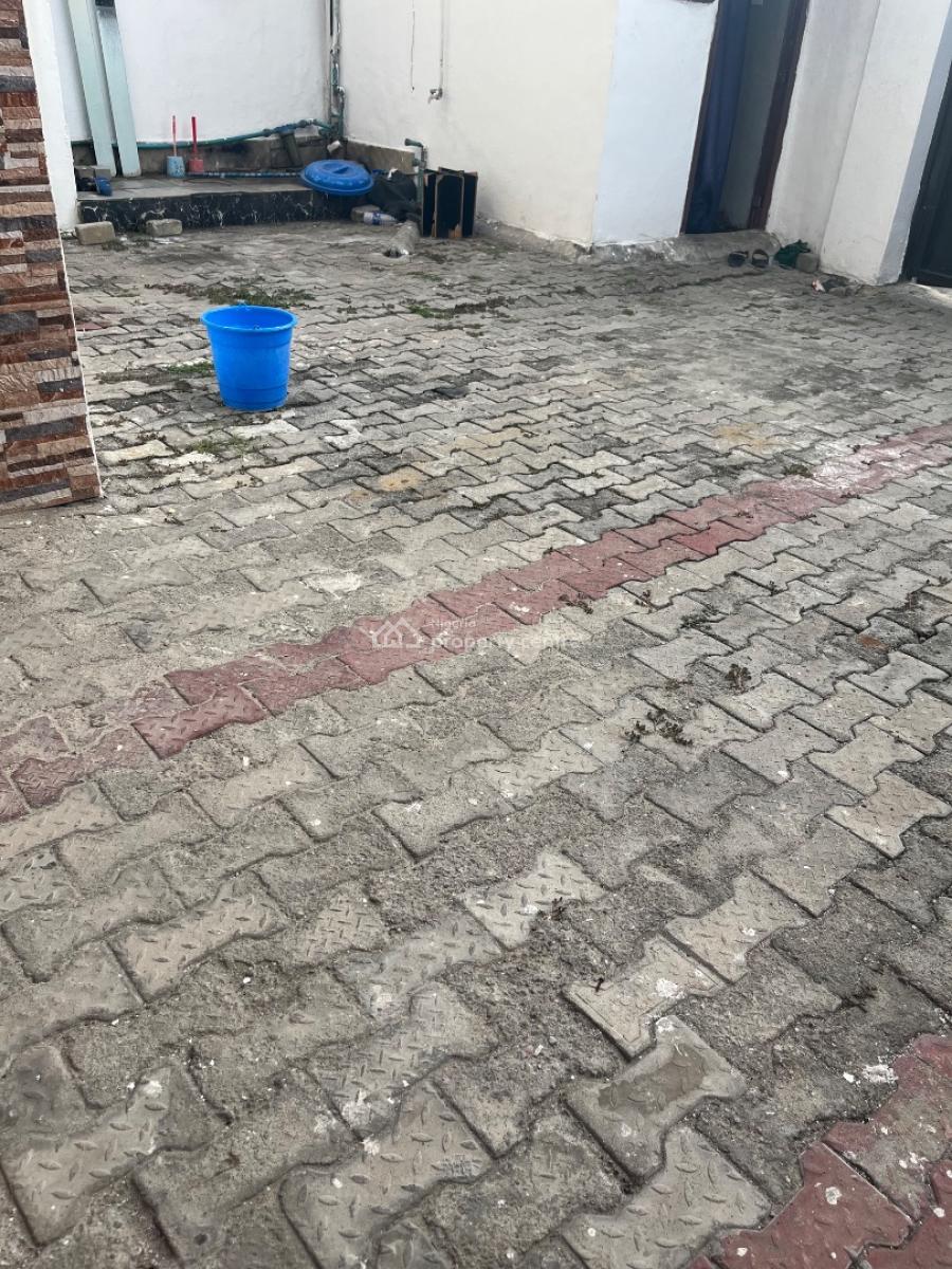 Renovated 4 Bedrooms Duplex, Bq, Self Compound, Idado Estate, Lekki, Lagos, Semi-detached Duplex for Sale
