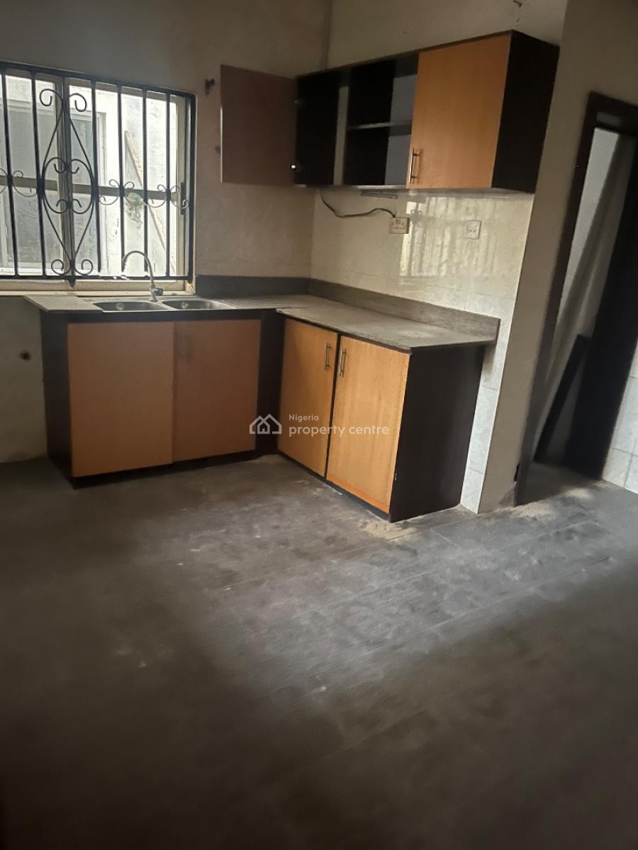 Renovated 4 Bedrooms Duplex, Bq, Self Compound, Idado Estate, Lekki, Lagos, Semi-detached Duplex for Sale