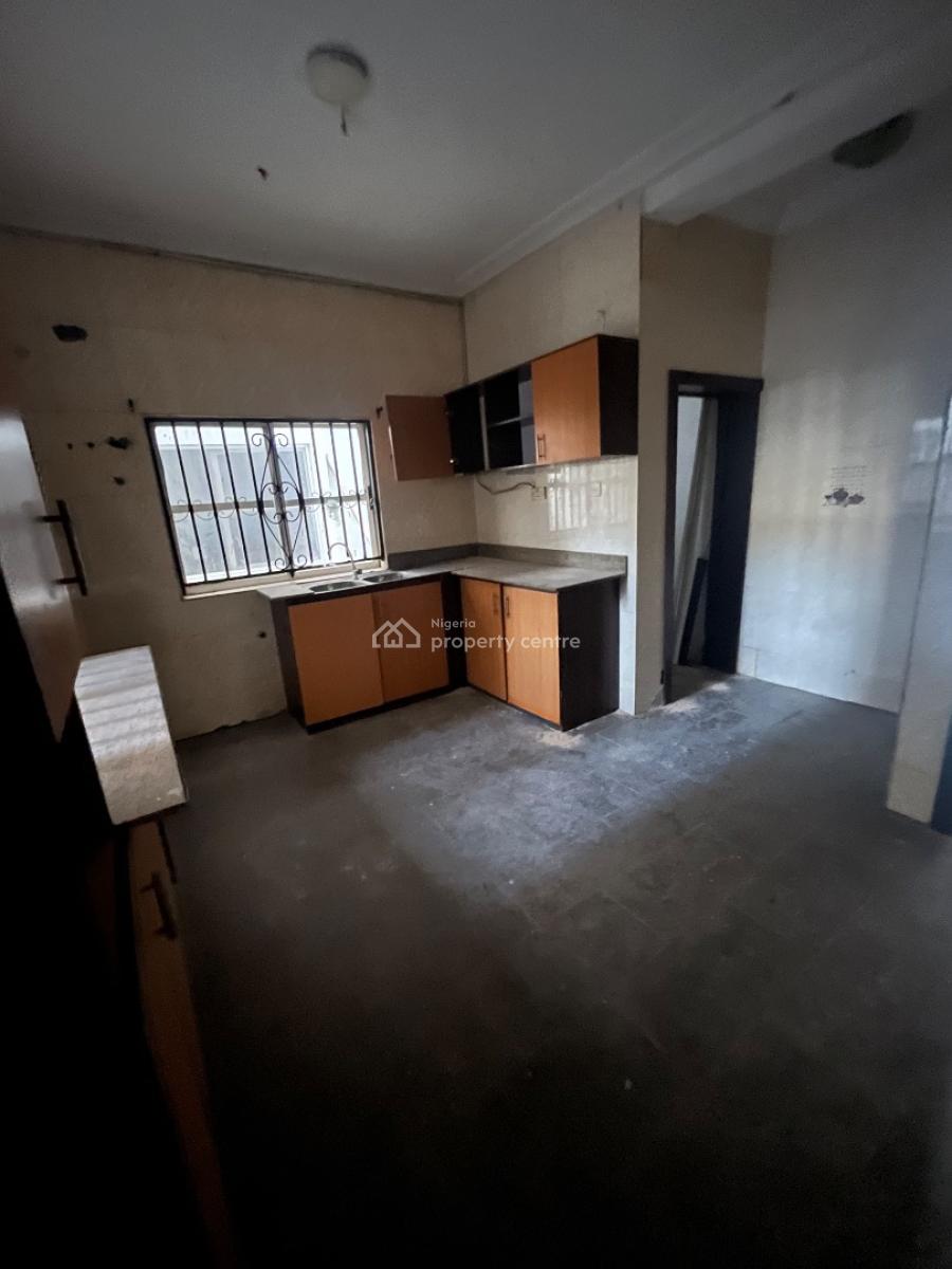 Renovated 4 Bedrooms Duplex, Bq, Self Compound, Idado Estate, Lekki, Lagos, Semi-detached Duplex for Sale