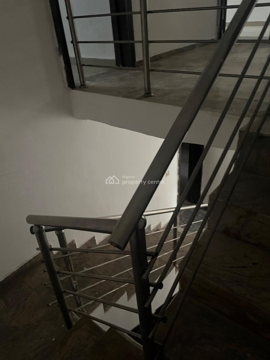 Renovated 4 Bedrooms Duplex, Bq, Self Compound, Idado Estate, Lekki, Lagos, Semi-detached Duplex for Sale