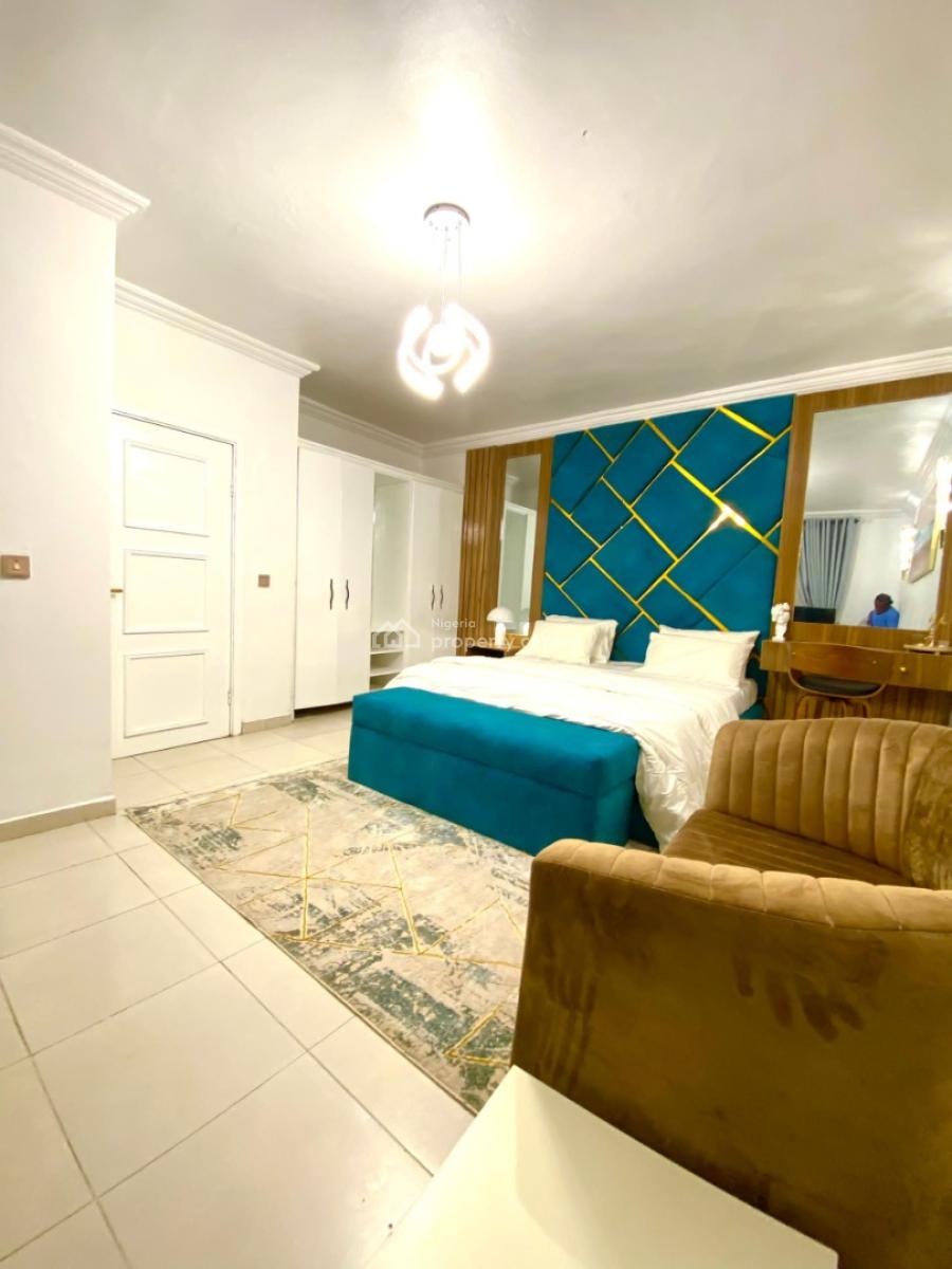 Executive 1-bedroom Apartment  Lekki Phase 1  24/7 Power  Pool, Off Admiralty Way/ Adebayo Doherty Street, Lekki Phase 1, Lekki, Lagos, Mini Flat (room and Parlour) Short Let