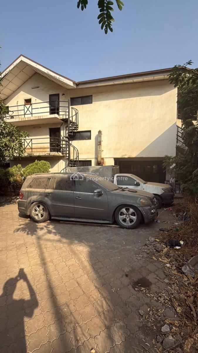 a Demolishable Building  on 1748 Sqm Residential Plot in a Busy Axis, Wuse2. in a Residential Cum Commercial Axis, Wuse 2, Abuja, Detached Duplex for Sale