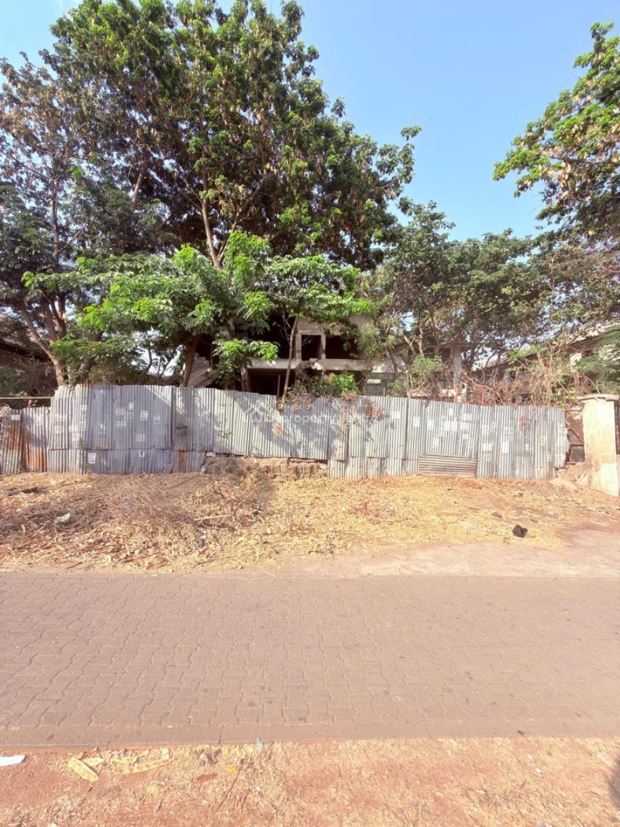 a Demolishable Building  on 1748 Sqm Residential Plot in a Busy Axis, Wuse2. in a Residential Cum Commercial Axis, Wuse 2, Abuja, Detached Duplex for Sale