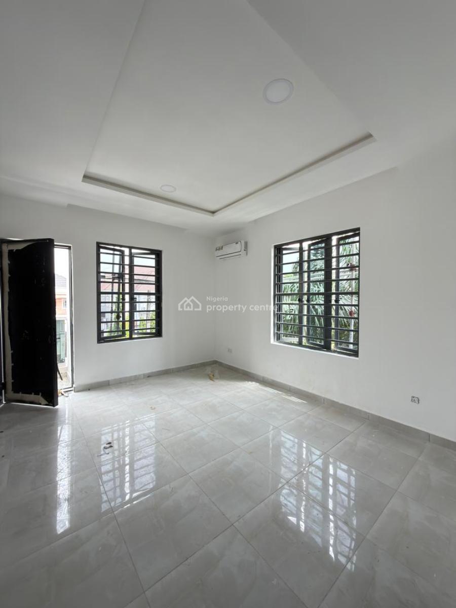 3bedroom Penthouse with Bq and Fitted Kitchen, Lekki Phase 1, Lekki, Lagos, Flat / Apartment for Rent