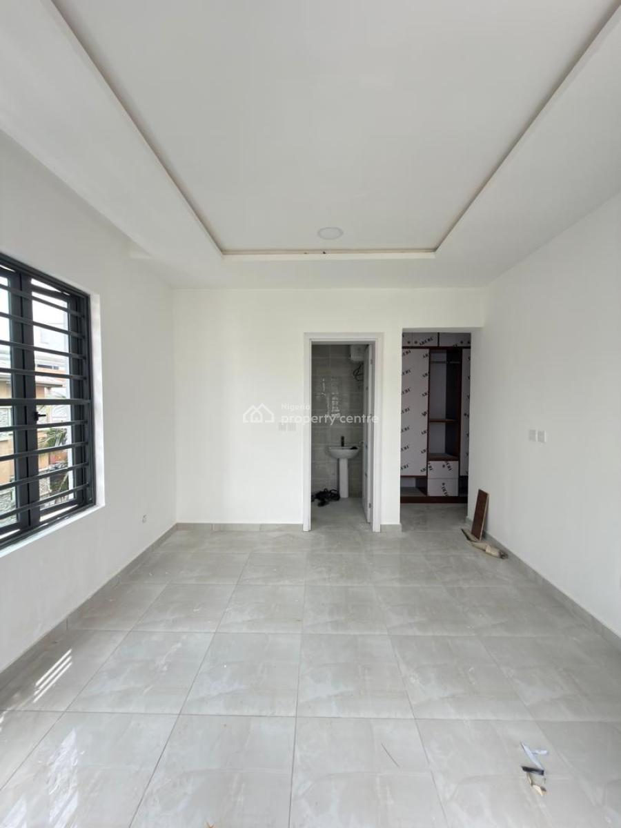 3bedroom Penthouse with Bq and Fitted Kitchen, Lekki Phase 1, Lekki, Lagos, Flat / Apartment for Rent