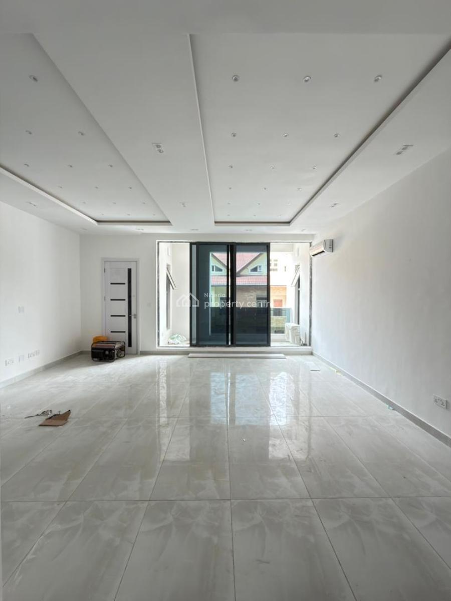 3bedroom Penthouse with Bq and Fitted Kitchen, Lekki Phase 1, Lekki, Lagos, Flat / Apartment for Rent