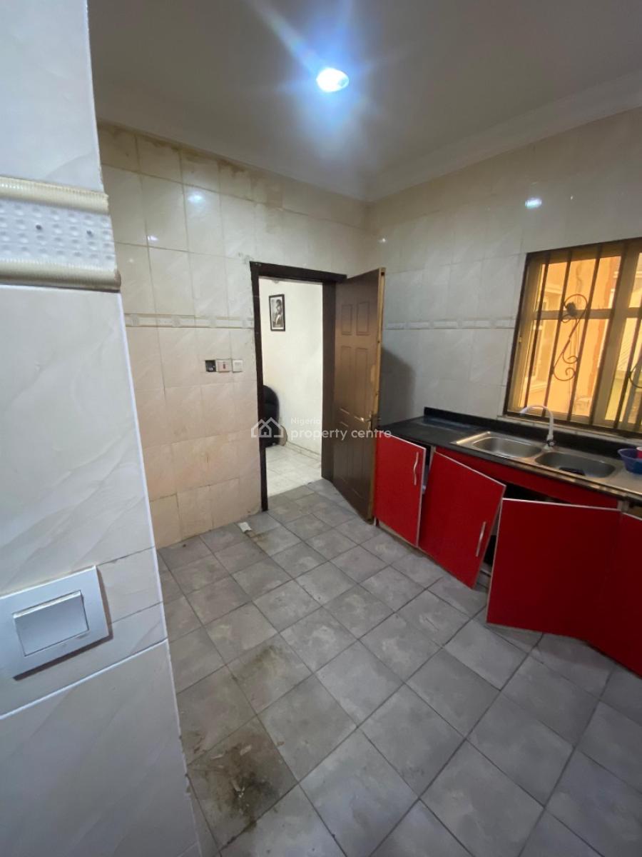 Spacious 3-bedroom Available, Agungi, Lekki, Lagos, Flat / Apartment for Rent