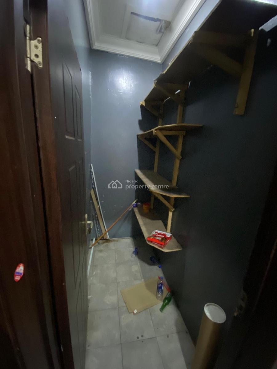 Spacious 3-bedroom Available, Agungi, Lekki, Lagos, Flat / Apartment for Rent