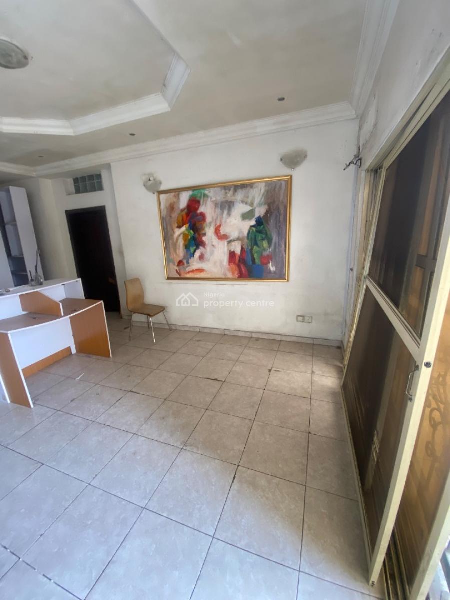 Spacious 3-bedroom Available, Agungi, Lekki, Lagos, Flat / Apartment for Rent