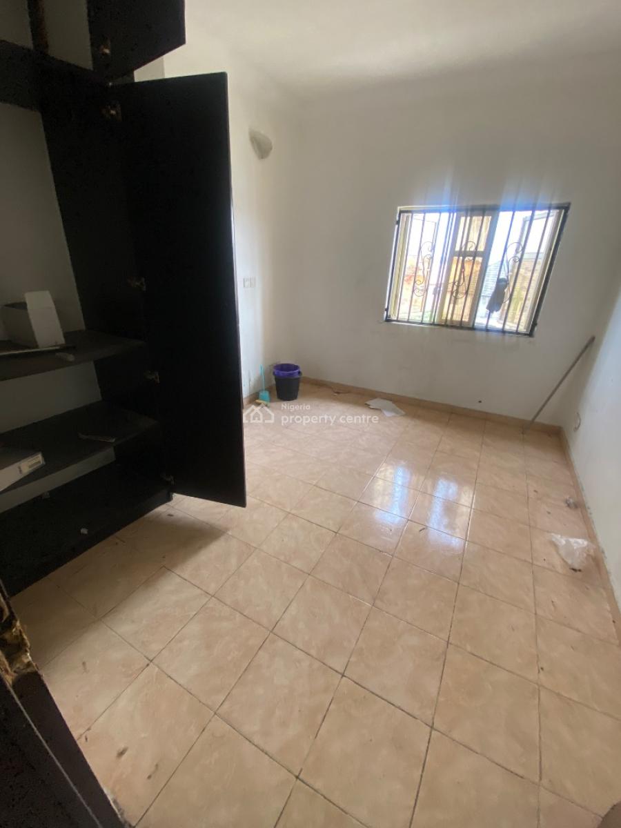 Spacious 3-bedroom Available, Agungi, Lekki, Lagos, Flat / Apartment for Rent