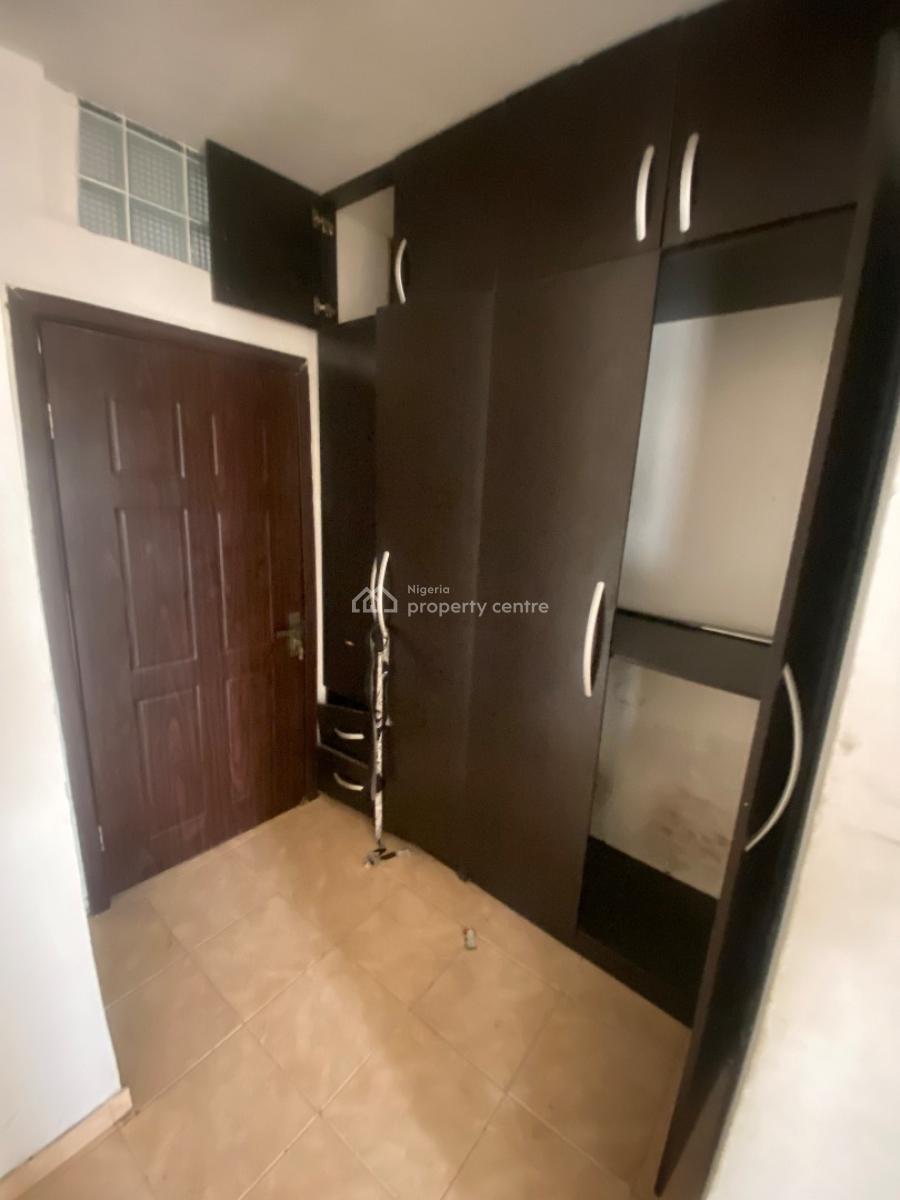 Spacious 3-bedroom Available, Agungi, Lekki, Lagos, Flat / Apartment for Rent