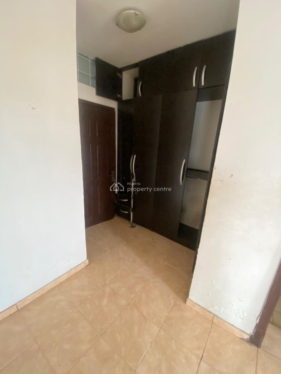 Spacious 3-bedroom Available, Agungi, Lekki, Lagos, Flat / Apartment for Rent