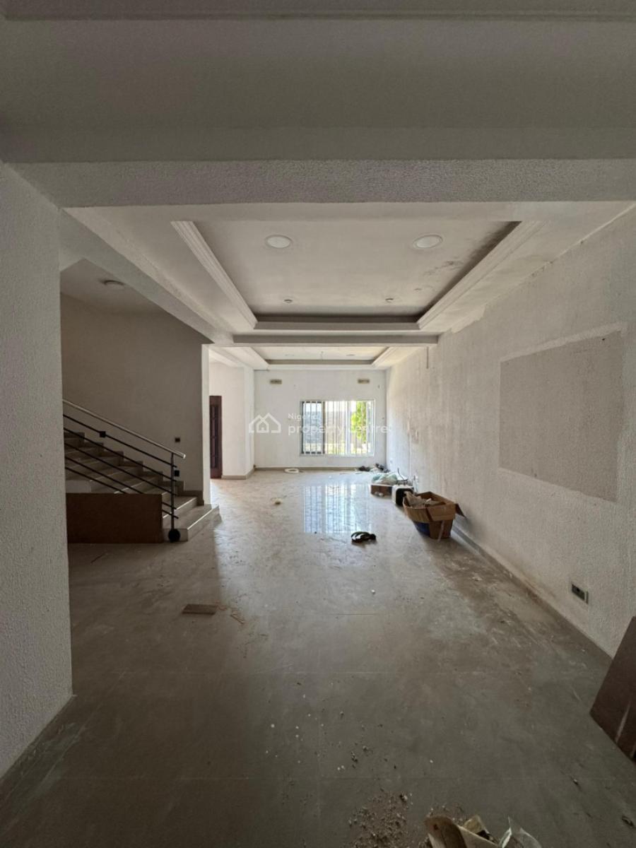 Well Maintained Spacious 4-bedroom Duplex with Bq, in a Secured Estate, Lekki Phase 1, Lekki, Lagos, Terraced Duplex for Rent