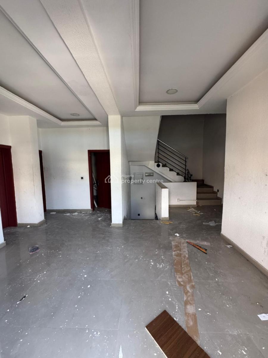 Well Maintained Spacious 4-bedroom Duplex with Bq, in a Secured Estate, Lekki Phase 1, Lekki, Lagos, Terraced Duplex for Rent