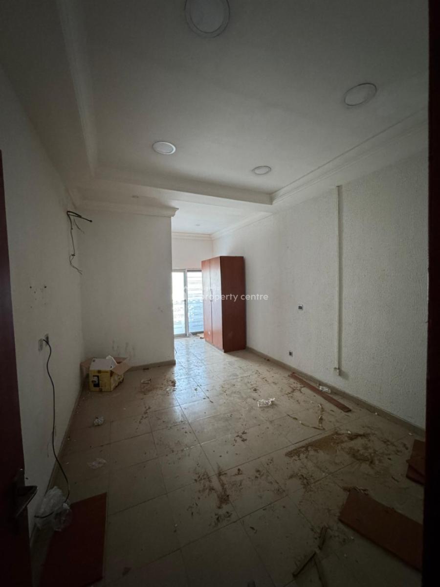 Well Maintained Spacious 4-bedroom Duplex with Bq, in a Secured Estate, Lekki Phase 1, Lekki, Lagos, Terraced Duplex for Rent