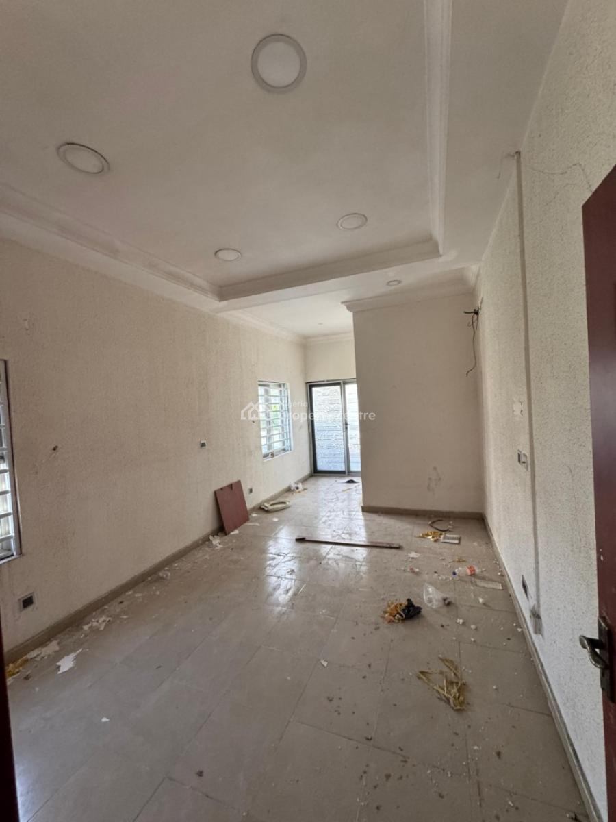 Well Maintained Spacious 4-bedroom Duplex with Bq, in a Secured Estate, Lekki Phase 1, Lekki, Lagos, Terraced Duplex for Rent