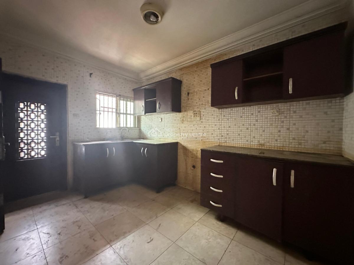 3 Bedroom Apartment, Gra Phase 1, Magodo, Lagos, Flat / Apartment for Rent