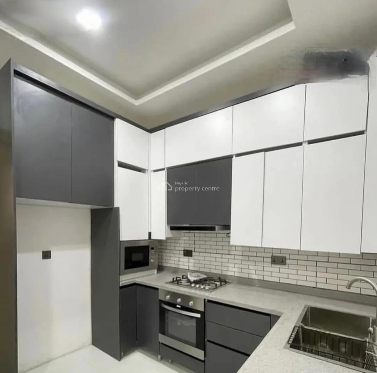 4 Bedroom En-suite Semi-detached Townhouse in a Serviced and Communal, Lekki Phase 1, Lekki, Lagos, Semi-detached Duplex for Rent