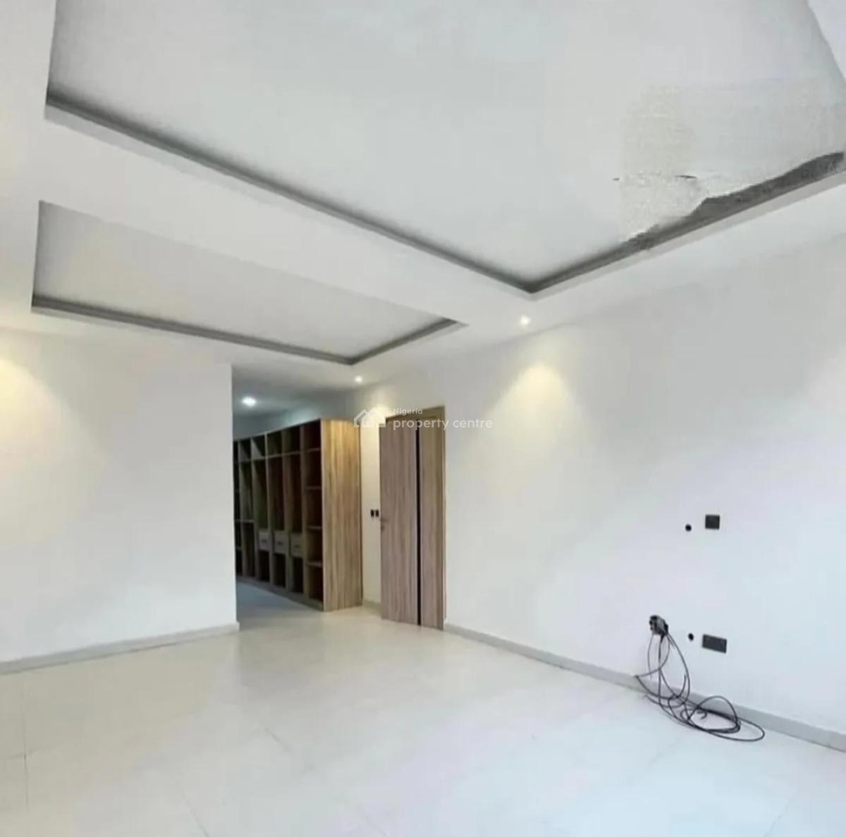 4 Bedroom En-suite Semi-detached Townhouse in a Serviced and Communal, Lekki Phase 1, Lekki, Lagos, Semi-detached Duplex for Rent