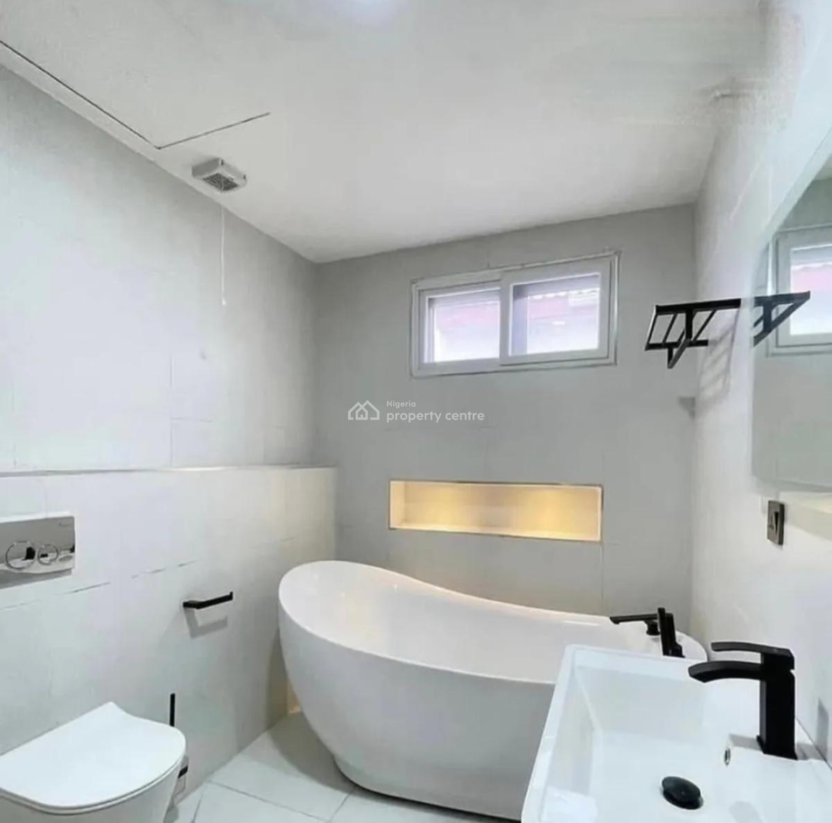 4 Bedroom En-suite Semi-detached Townhouse in a Serviced and Communal, Lekki Phase 1, Lekki, Lagos, Semi-detached Duplex for Rent