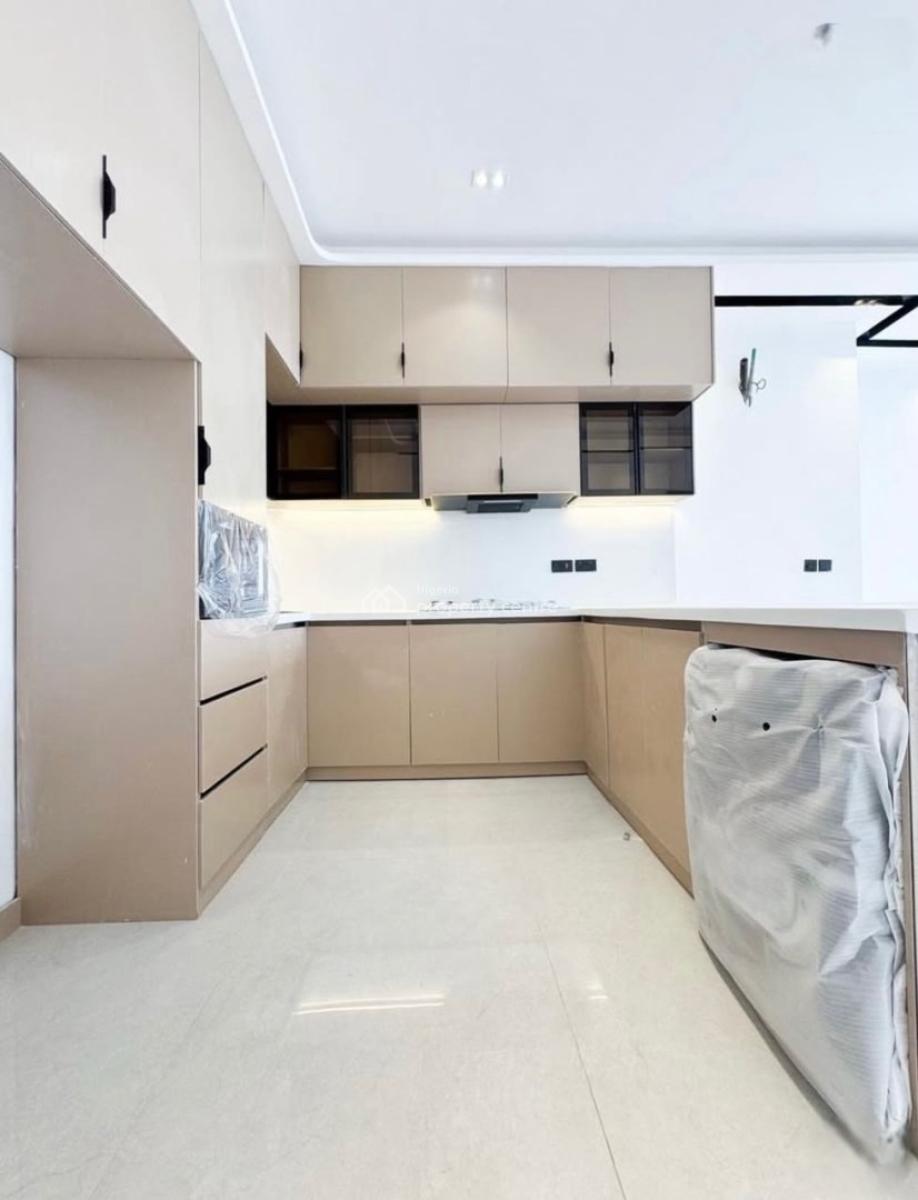 Luxury 2 Bedroom Apartment with Swimming Pool & Elevator, Lekki Phase 1, Lekki, Lagos, Flat / Apartment for Sale