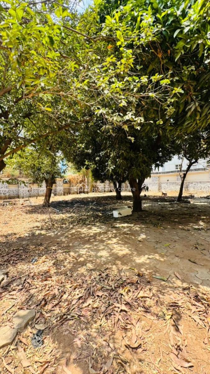 Demolishable 4 Bedroom House ,good for Redevelopment/investment, Cofo, Prime Residential Location, Wuse 2, Abuja, Detached Bungalow for Sale