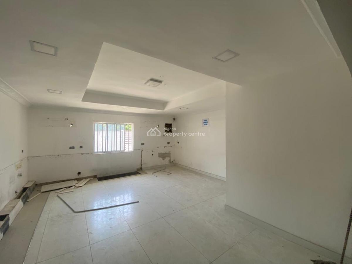 5 Bedroom Semi Detached  with 2 Bq, Lekki Phase 1, Lekki, Lagos, Semi-detached Duplex for Rent