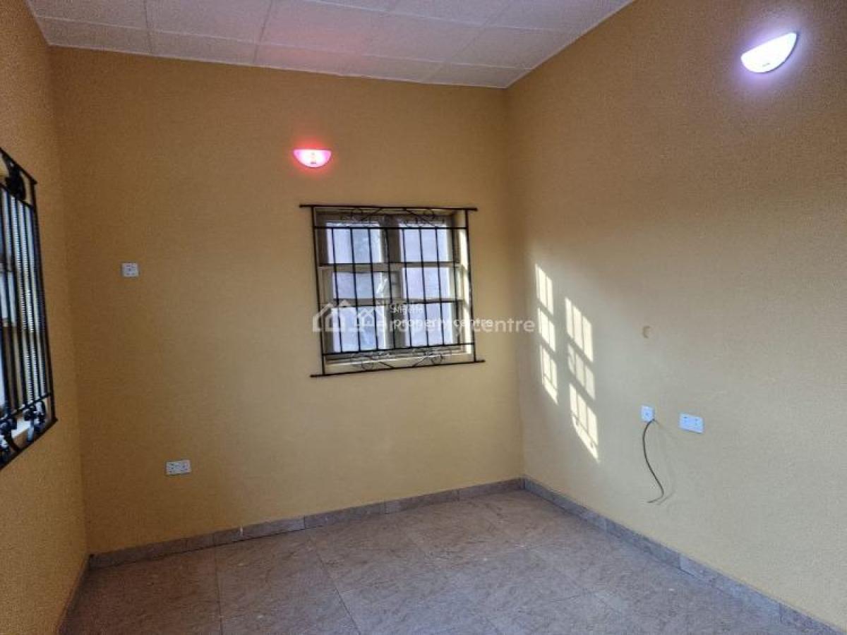 2 Bedroom Flat in Apele, Sapele, Delta, Flat / Apartment for Rent