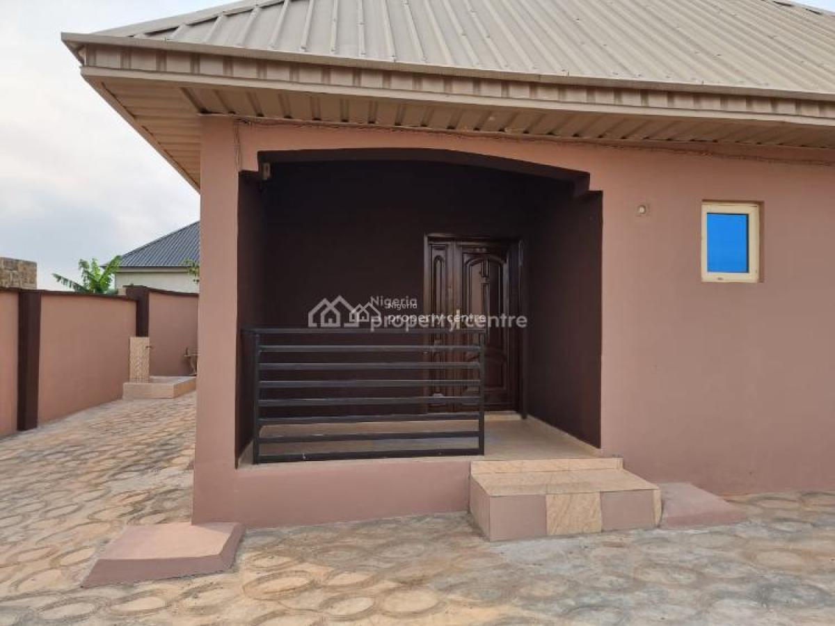 2 Bedroom Flat in Apele, Sapele, Delta, Flat / Apartment for Rent