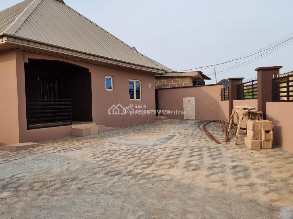 2 Bedroom Flat in Apele, Sapele, Delta, Flat / Apartment for Rent