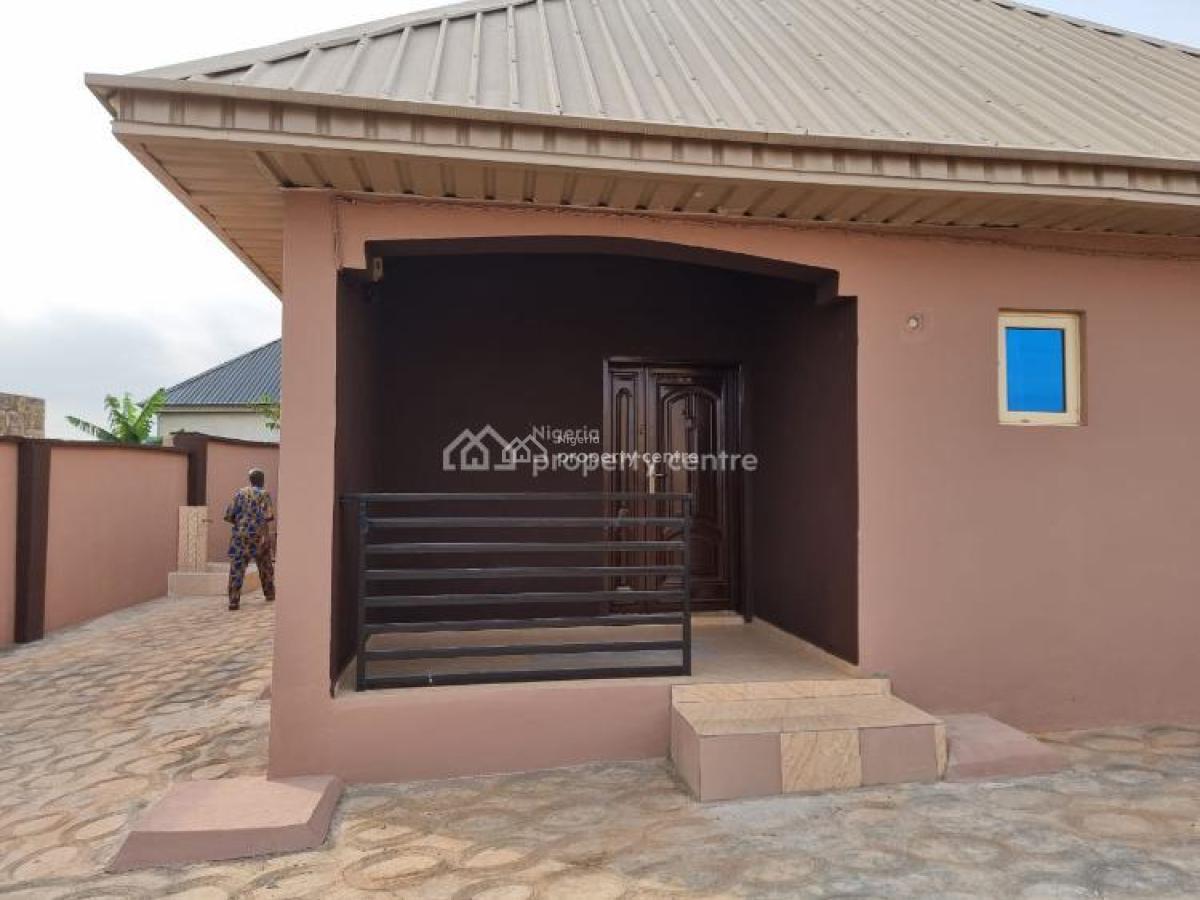 2 Bedroom Flat in Apele, Sapele, Delta, Flat / Apartment for Rent