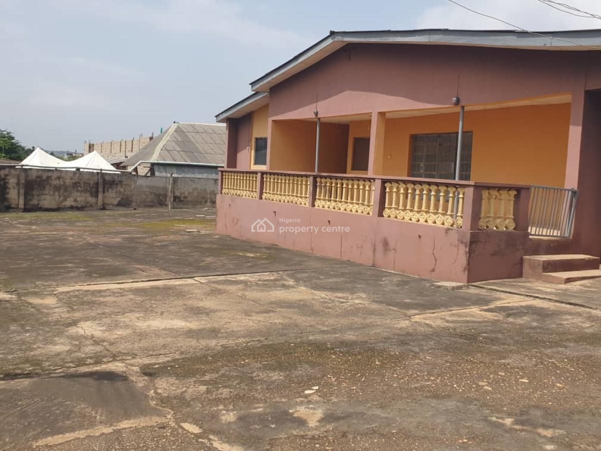 14 Bedroom Detached Bungalow, Sagamu, Ogun, Detached Bungalow for Rent