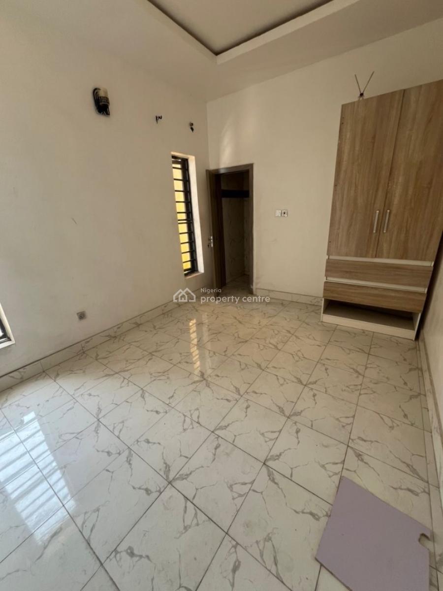 Standard Single Room Shared Apartment, Ikota, Lekki, Lagos, Flat / Apartment for Rent