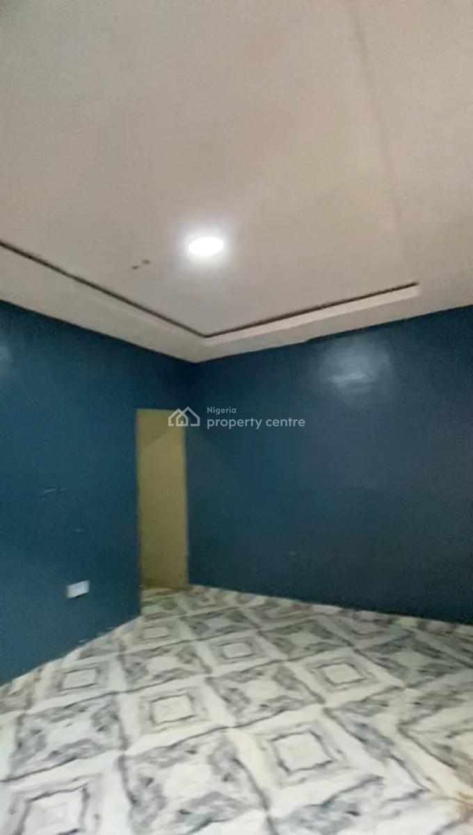a Well-maintained Room Self-contained, Bakare Dawodu (by Deeper Life Hq), Gbagada, Gbagada, Lagos, Self Contain (single Rooms) for Rent