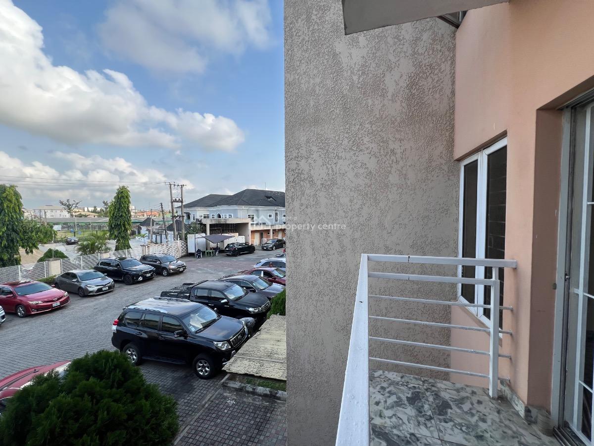 Standard 3 Bedroom Apartment with Bq, Off Admiralty Way, Lekki Phase 1, Lekki, Lagos, Flat / Apartment for Rent
