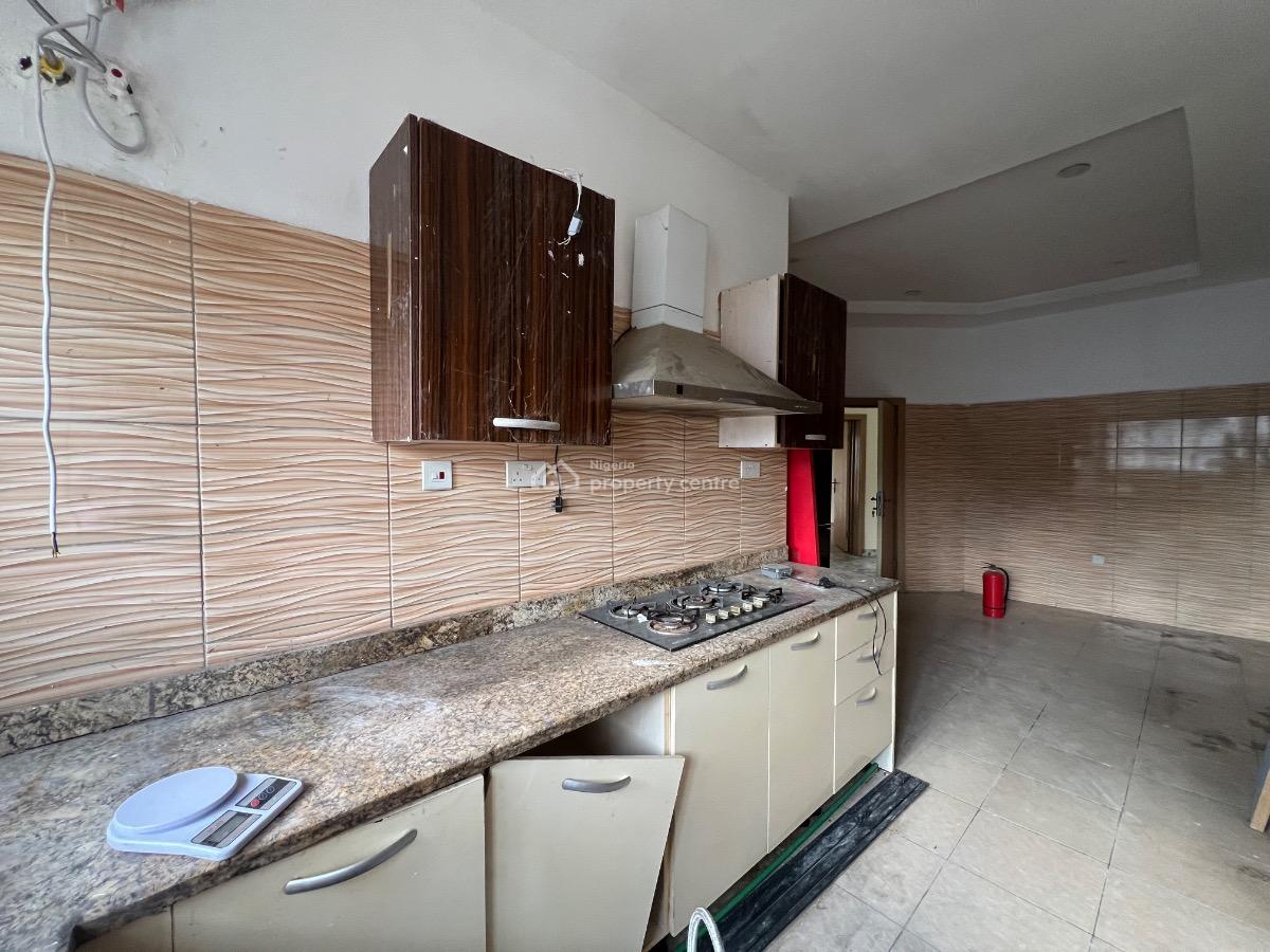 Standard 3 Bedroom Apartment with Bq, Off Admiralty Way, Lekki Phase 1, Lekki, Lagos, Flat / Apartment for Rent