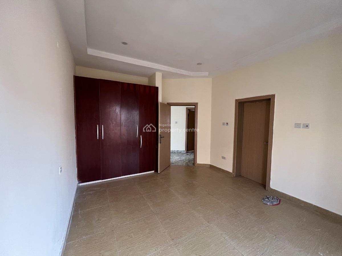 Standard 3 Bedroom Apartment with Bq, Off Admiralty Way, Lekki Phase 1, Lekki, Lagos, Flat / Apartment for Rent
