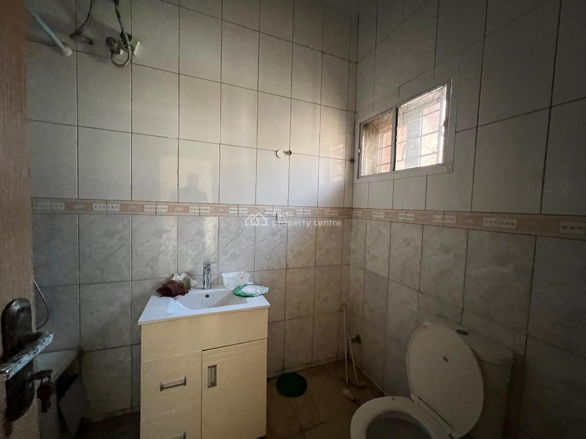 Standard 3 Bedroom Apartment with Bq, Off Admiralty Way, Lekki Phase 1, Lekki, Lagos, Flat / Apartment for Rent