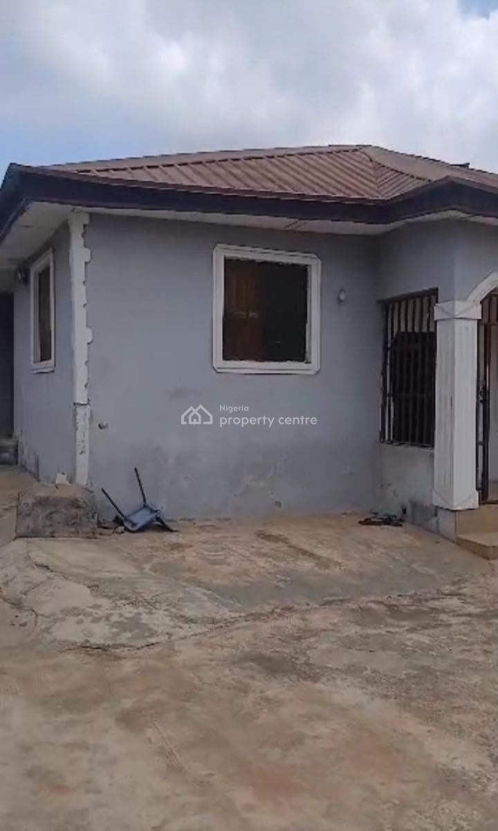 3 Bedrooms Bungalow on Half Plot of Land, Radio Itamaga, Ikorodu, Lagos, Detached Bungalow for Sale