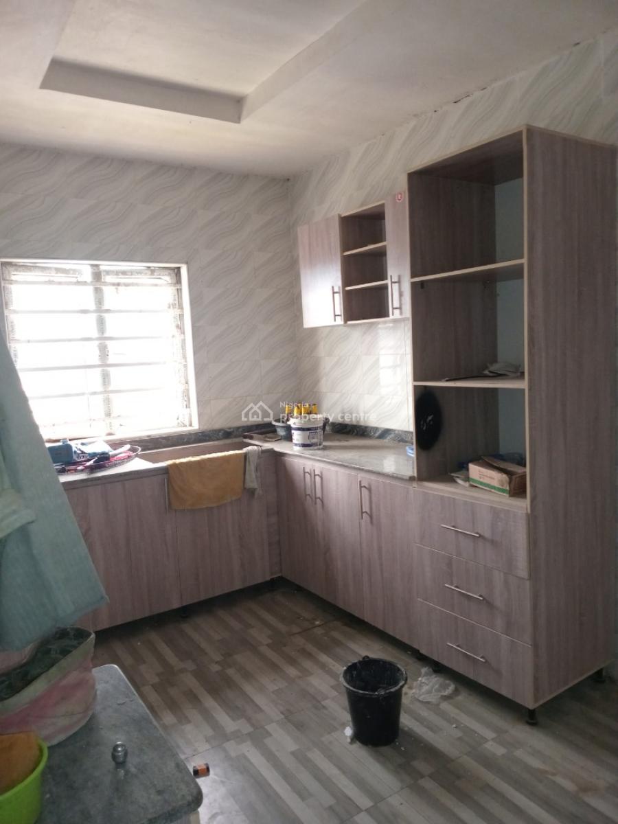 a Standard and Spacious 3-bedroom Apartment, on The 3rd Floor, Surulere, Lagos, Flat / Apartment for Rent