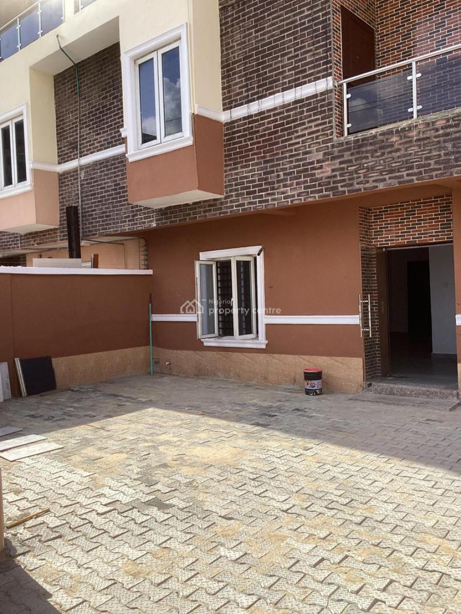 5 Bedroom Semi Detached with 2 Bq, Lekki Phase 1, Lekki, Lagos, Semi-detached Duplex for Rent