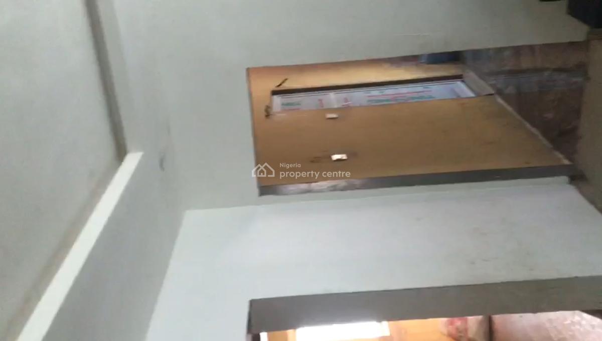 Standard & Executive 2-bedroom Flat, Adekunle, Yaba, Lagos, Flat / Apartment for Rent